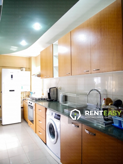 De vanzare! Apartament cu 4 camere situat pe Bulevardul Anastasie Panu