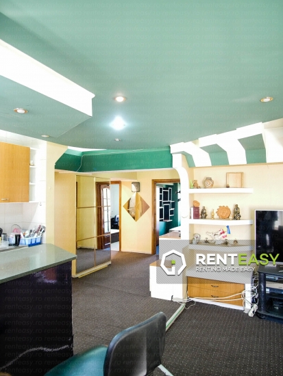 De vanzare! Apartament cu 4 camere situat pe Bulevardul Anastasie Panu