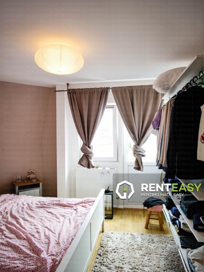 De vanzare! Apartament cu 2 camere la mansarda situat in Podul de Fier