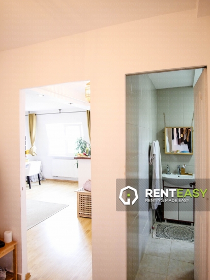 De vanzare! Apartament cu 2 camere la mansarda situat in Podul de Fier