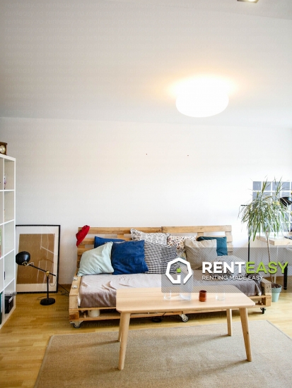 De vanzare! Apartament cu 2 camere la mansarda situat in Podul de Fier