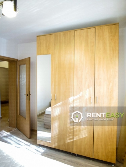 De vanzare! Apartament cu 3 camere situat in zona Podul de Fier