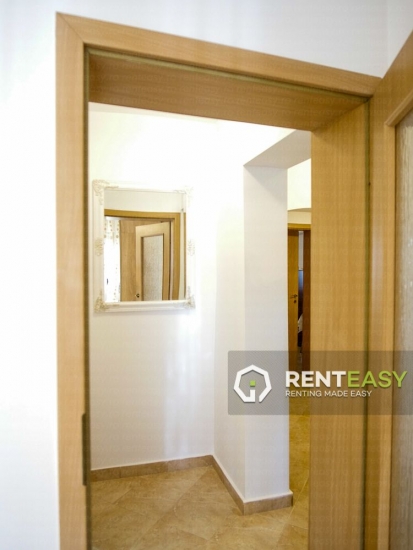 De vanzare! Apartament cu 3 camere situat in zona Podul de Fier