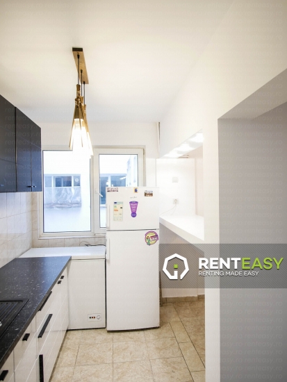 De vanzare! Apartament cu 3 camere situat in zona Piata Unirii