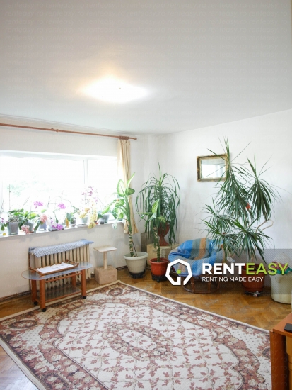 De vanzare! Apartament cu 3 camere situat in zona Podu Ros - Splai Mal Stang 
