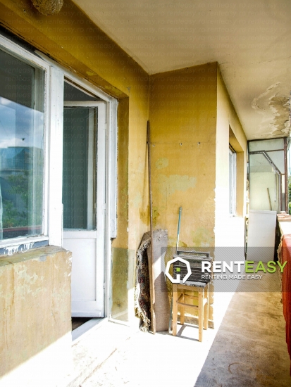 De vanzare! Apartament cu trei camere situat in zona Podu Ros
