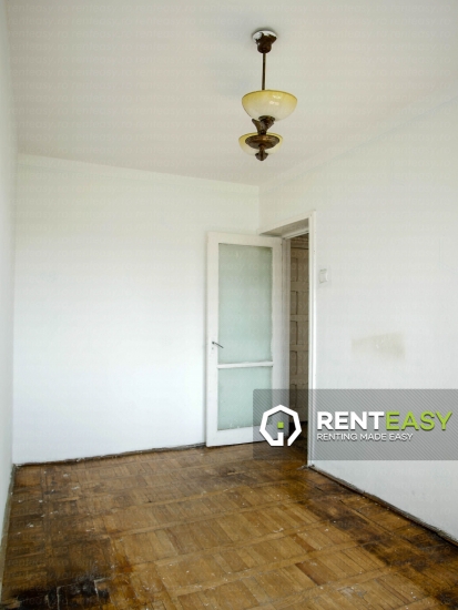 De vanzare! Apartament cu trei camere situat in zona Podu Ros