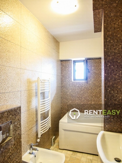 Apartament decomandat cu 4 Camere pentru Vanzare in Centru - Stefan cel Mare