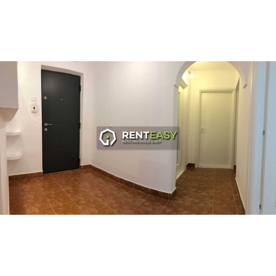 De vanzare! Apartament cu 3 camere situat in zona Podul de Fier
