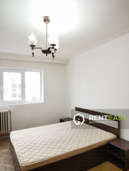 De vanzare! Apartament cu 3 camere situat pe Bulevardul Independentei