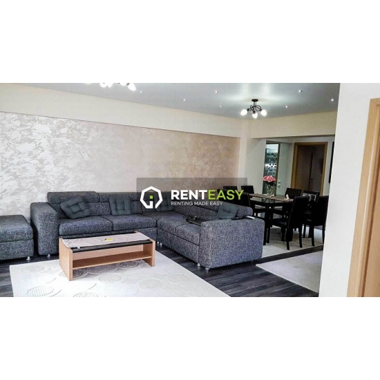 De vanzare! Apartament cu 3 camere situat in zona Palas