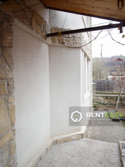 Casa cu 2 Camere de Inchiriat in Podul de Fier