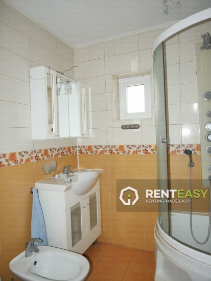 Apartament cu 3 Camere de Inchiriat in Centru - Targu Cucu