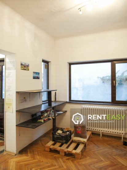 Vila cu 4 Camere de Inchiriat in Copou