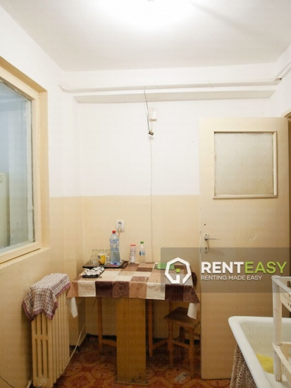 Apartament cu 3 Camere pentru Inchiriat in Centru langa Moldova Mall