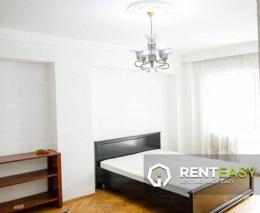 Apartament cu 3 camere de inchiriat in Pacurari, complet mobilat si utilat - 400 Euro/luna
