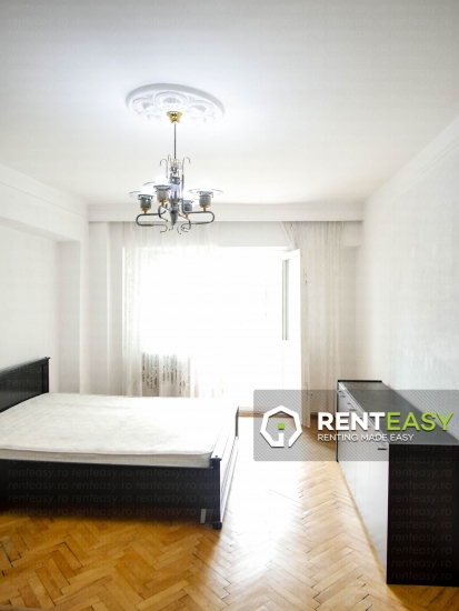 Apartament cu 3 camere de inchiriat in Pacurari, complet mobilat si utilat - 400 Euro/luna