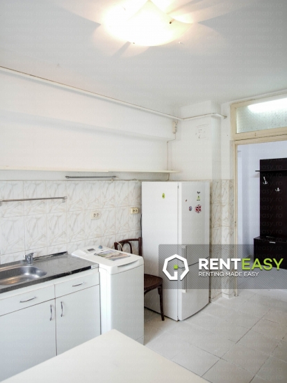 Apartament cu 3 camere de inchiriat in Pacurari, complet mobilat si utilat - 400 Euro/luna