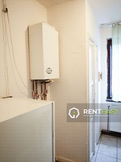 Apartament decomandat cu 3 camere de inchiriat in Pacurari