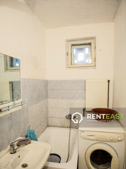 Apartament decomandat cu 3 camere de inchiriat in Pacurari
