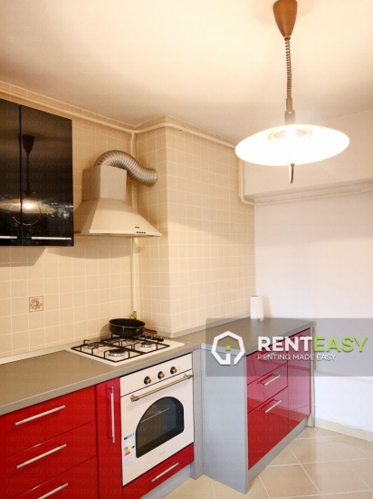 Apartament cu 3 Camere pentru Inchiriat in Centru - Moldova Mall