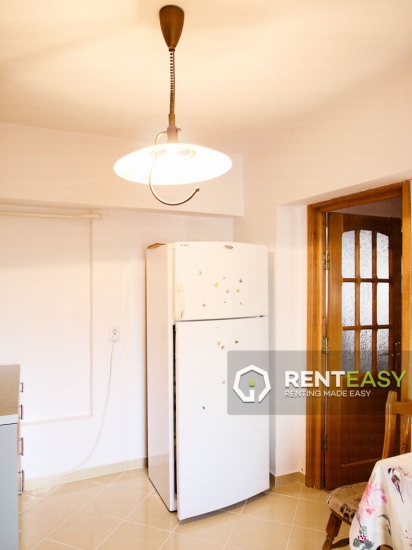 Apartament cu 3 Camere pentru Inchiriat in Centru - Moldova Mall