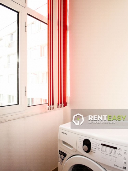 Apartament cu 3 Camere pentru Inchiriat in Centru - Moldova Mall