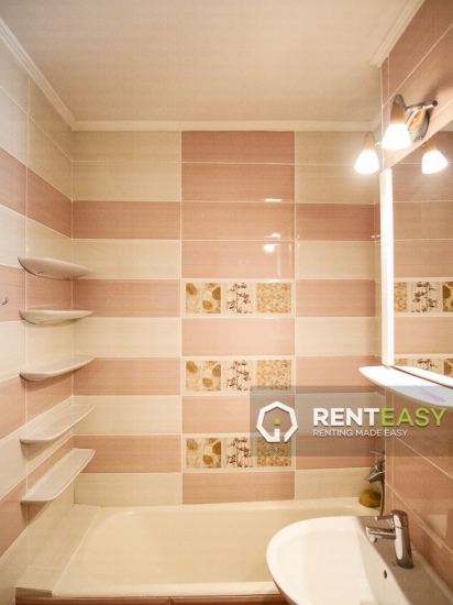 Apartament cu 3 Camere pentru Inchiriat in Centru - Moldova Mall