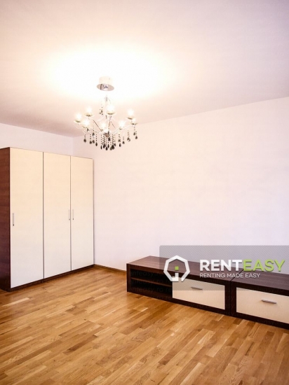 Apartament cu 3 Camere pentru Inchiriat in Centru - Moldova Mall