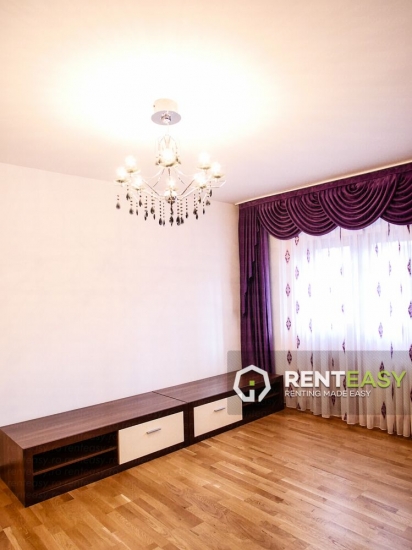 Apartament cu 3 Camere pentru Inchiriat in Centru - Moldova Mall