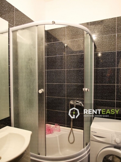 Apartament cu 2 Camere pentru Inchiriat in Centru langa Palas
