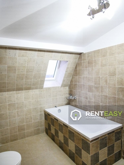 Apartament cu 4 Camere de Inchiriat la Vila in Copou