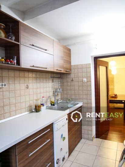 Apartament cu 3 Camere pentru Inchiriat in zona Centru - Moldova Mall