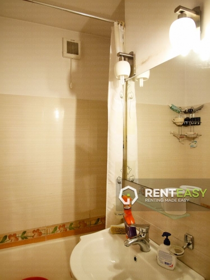 Apartament cu 3 Camere pentru Inchiriat in zona Centru - Moldova Mall
