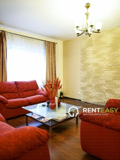 Apartament cu 3 Camere pentru Inchiriat in zona Centru - Moldova Mall