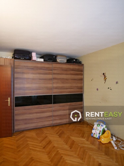 Apartament cu 3 Camere pentru Inchiriat in zona Centru - Moldova Mall