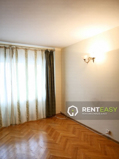 Apartament cu 3 Camere pentru Inchiriat in zona Centru - Moldova Mall