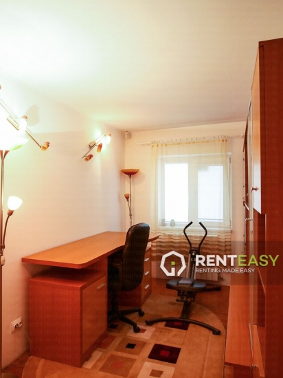 Apartament cu 4 Camere pentru Inchiriat in Pacurari