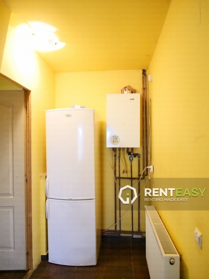 Casa cu 4 Dormitoare pentru Inchiriat in Podul de Fier