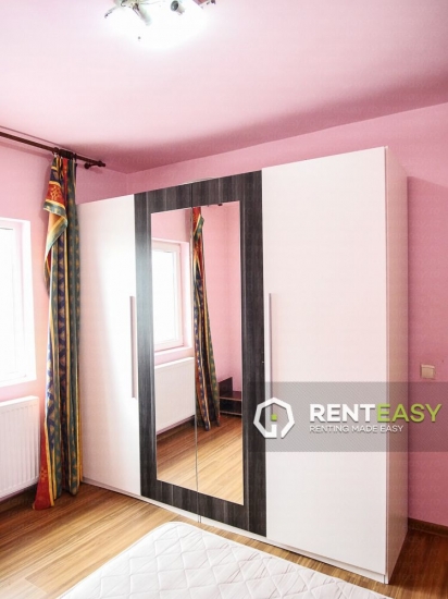 Casa cu 4 Dormitoare pentru Inchiriat in Podul de Fier