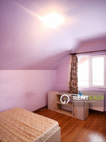 Casa cu 4 Dormitoare pentru Inchiriat in Podul de Fier