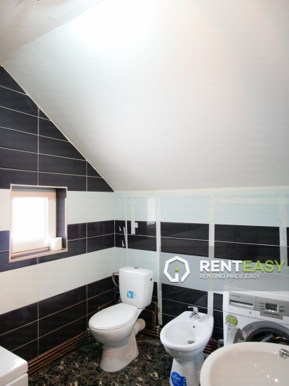 Casa cu 4 Dormitoare pentru Inchiriat in Podul de Fier