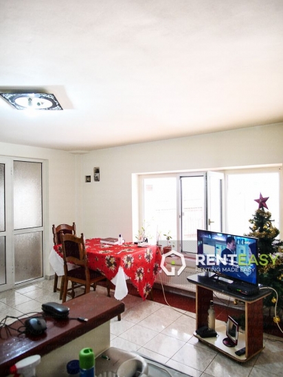 Casa cu 4 Camere pentru Inchiriat in Centru langa Politia Municipala
