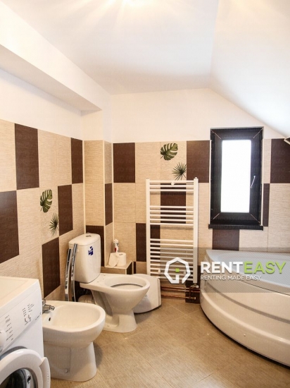 Apartament cu 5 Camere de Inchiriat la Vila in Nicolina