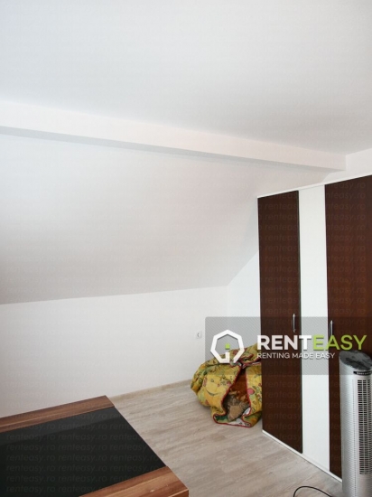 Apartament cu 5 Camere de Inchiriat la Vila in Nicolina