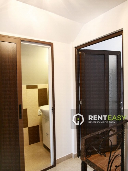 Apartament cu 5 Camere de Inchiriat la Vila in Nicolina