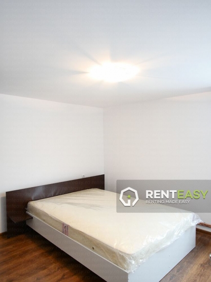 Apartament cu 5 Camere de Inchiriat la Vila in Nicolina