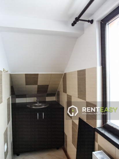 Apartament cu 5 Camere de Inchiriat la Vila in Nicolina