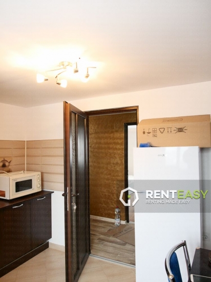 Apartament cu 5 Camere de Inchiriat la Vila in Nicolina