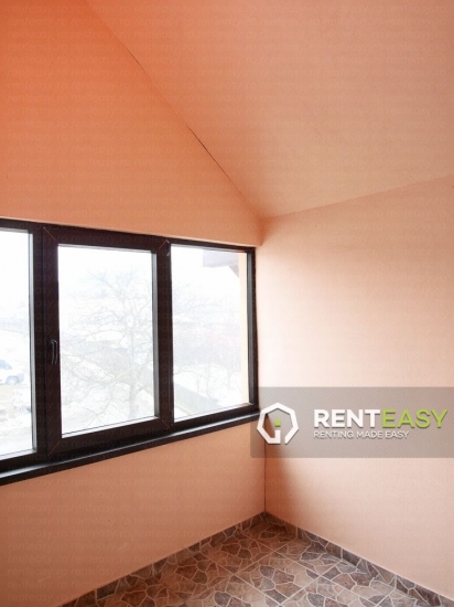 Apartament cu 5 Camere de Inchiriat la Vila in Nicolina
